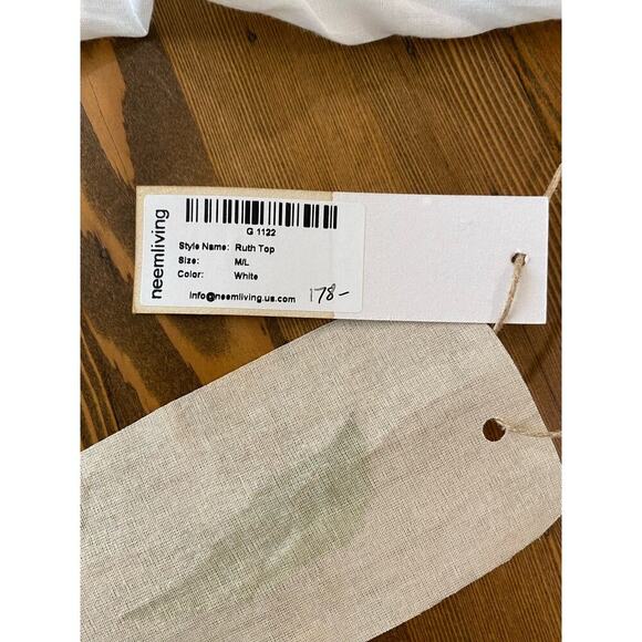 Neem NWT Ruth Top in White - Picture 9 of 9